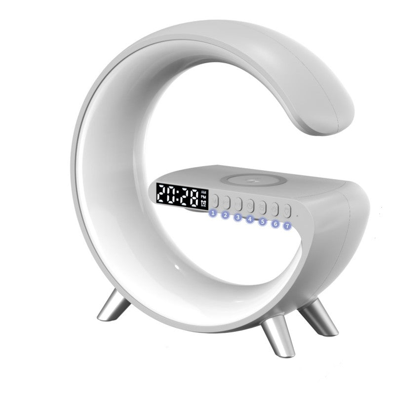 Nuova lampada LED intelligente a forma di G con altoparlante Bluetooth, caricabatterie wireless e controllo tramite app per camera da letto e arredamento domestico.
