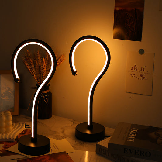 Lampada da tavolo a forma di punto interrogativo creativa, lampada da tavolo decorativa da scrivania con dimmer USB a tre colori