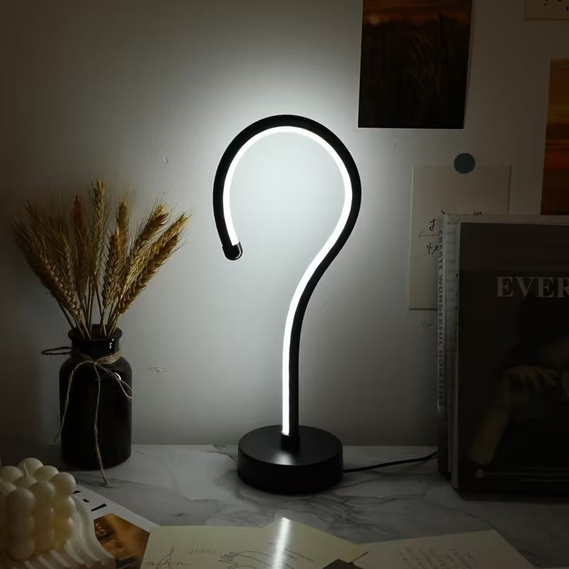 Lampada da tavolo creativa a forma di punto interrogativo, con alimentazione USB e dimmerabile a tre colori.