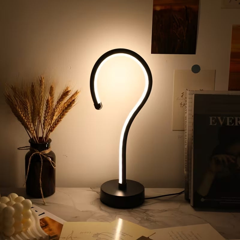 Lampada da tavolo creativa a forma di punto interrogativo, con alimentazione USB e dimmerabile a tre colori.