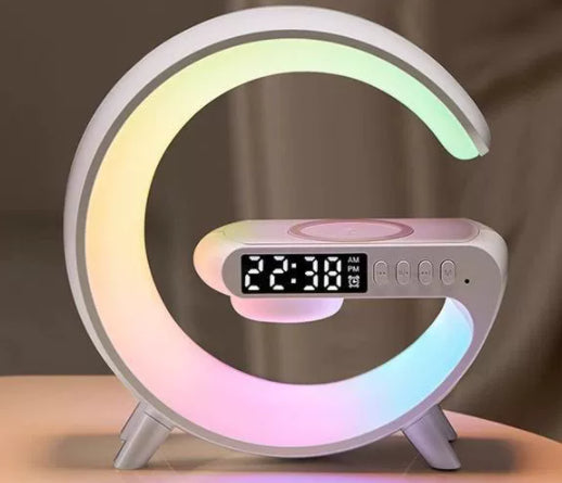 Nuova lampada LED intelligente a forma di G con altoparlante Bluetooth, caricabatterie wireless e controllo tramite app per camera da letto e arredamento domestico.