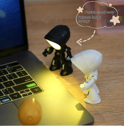 Niedliche LED-Helden-Tischlampe, Mini-tragbares cooles Mecha-Roboter-Nachtlicht, Schlafzimmer-Heimdeko, Geschenke für Kinder und Jungen