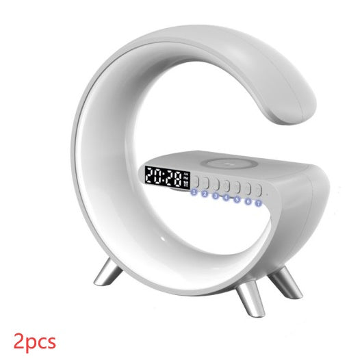 Nuova lampada LED intelligente a forma di G con altoparlante Bluetooth, caricabatterie wireless e controllo tramite app per camera da letto e arredamento domestico.